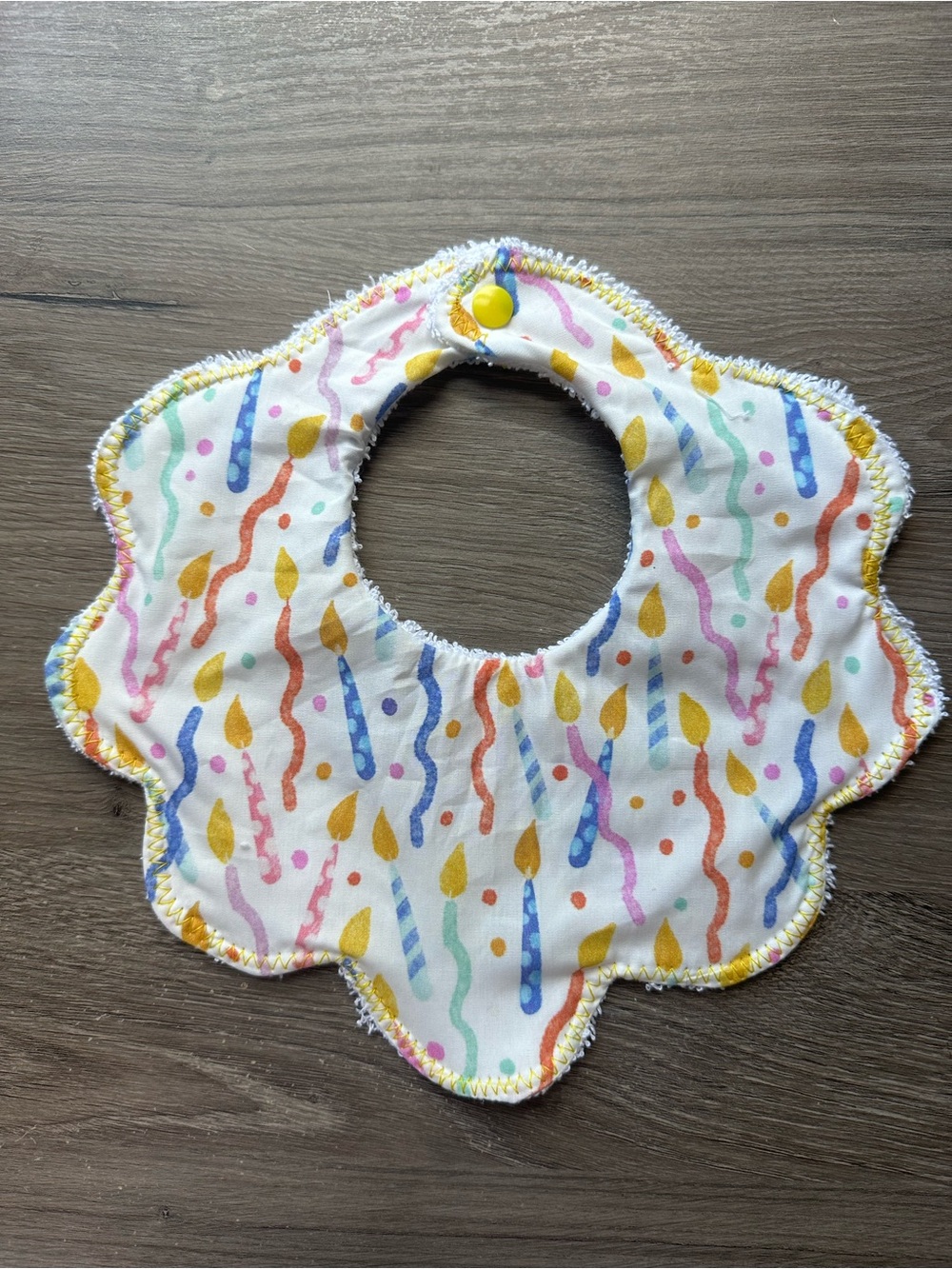 Baby Scalloped Bib with Colorful Candle Print - White/Multicolor